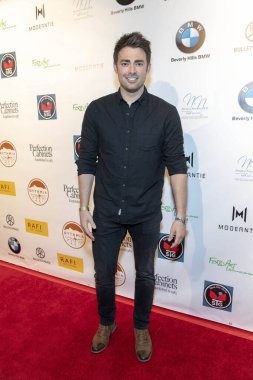 Jonathan Bennett 22 Şubat 2019 'da Beverly Hills' teki Waldorf Astoria Hotel 'de Rafi' nin Seçme Hediye Suiti ve Konseri 'ne katılıyor.