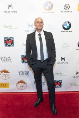 Rafi Anteby, 22 Şubat 2019 'da Beverly Hills, CA' daki Waldorf Astoria Hotel 'deki Rafi' nin Seçme Hediye Suiti ve Konseri 'ne katıldı.