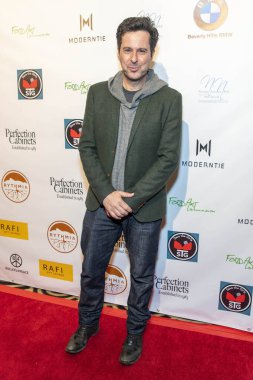 Jonathan Silverman 22 Şubat 2019 'da Beverly Hills' teki Waldorf Astoria Hotel 'de Rafi' nin Seçme Hediye Suiti ve Konseri 'ne katıldı.