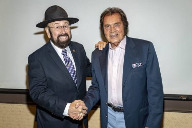 Thomas Joseph Irwin, 20 Eylül 2019 'da Van Nuys, CA' da bulunan Airtel Otel 'deki Hollywood Medya Profesyonelleri Onur Listesi' ne katılıyor.