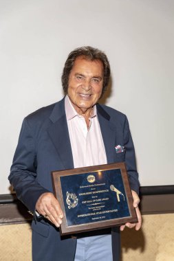 Engelbert Humperdinck, 20 Eylül 2019 'da Van Nuys, CA' da Hollywood Medya Profesyonelleri Onur Listesi 'ne katılıyor.