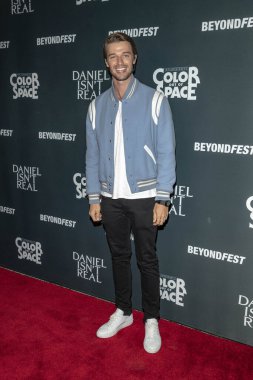 Patrick Schwarzenegger, 25 Eylül 2019 'da Mısır Tiyatrosu, Hollywood, CA' da 