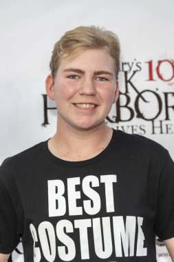 Connor Dean 26 Eylül 2019 'da Queen Mary, Long Beach' te Kraliçe Mary 'nin 10. Yıllık Medya ve VIP Gecesi' ne katılıyor.