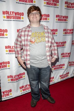 Grayson Kilpatrick, 25 Eylül 2019 'da Hollywood Müzesi' nin lobi serisinde Dawn Wells ile birlikte 