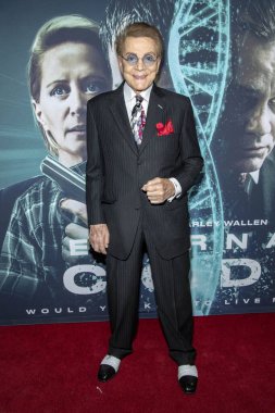 Mel Novak, 4 Eylül 2019 'da TCL Çin Tiyatrosu 6, Hollywood, CA' da Eternal Code World Premiere 'e katıldı. 