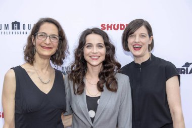 Julie M. Anderson, Maya Kazan, Elaine Mongeon 29 Haziran 2019 'da Hollywood' daki Etheria Film Gecesi 'ne katıldı.
