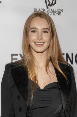 Alisson Kove 11 Aralık 2019 'da TCL Theater, Hollywood, CA' da Los Angeles Premiere 'e katılır.