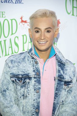 Frankie Grande, Hollywood Bulvarı, CA 'da 1 Aralık 2019' da Denizci Oyuncaklarının oynadığı 88. Hollywood Noel Geçidi 'ne katıldı.