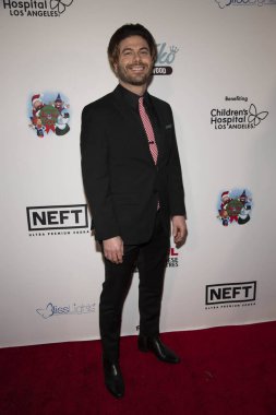 Anthony Adornetto, 18 Aralık 2019 'da The Study, Hollywood, CA' da Los Angeles Çocuk Hastanesi 'ne düzenlenen 4. Yıllık Tatil Galasına katıldı..