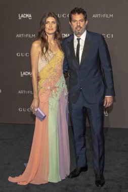 Guy Oseary, Michelle Alves 2018 LACMA Sanat + Film Galasına katılıyor. 3 Kasım 2018 'de Los Angeles, Kaliforniya' da Catherine Opie + Guillermo Del Toro onurlandırılıyor.