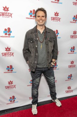 Devin Reeve, 7 Haziran 2018 'de Hologram ABD' nin Hologram ABD Tiyatrosu 'ndaki ilk 