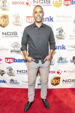 Dylan Mooney, KIKi Shepard 'ın KIS' ine katılıyor. Kuruluşun 15. Yıllık Ünlüler Bowling Yarışması 29 Eylül 2018 'de PINZ Eğlence Merkezi, Stidio City, Kaliforniya