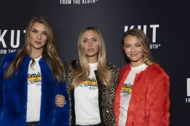 Kloth modellerinden Kut, 8 Kasım 2018 'de The Sofitel Hotel Riviera31, Los Angeles, Kaliforniya' daki 