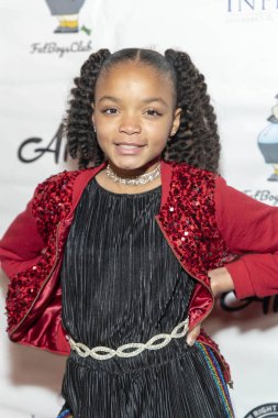 Kayden Grace Swan, 23 Aralık 2018 'de Los Angeles, Kaliforniya' daki Federal Bar 'ın çatısındaki Arasi' nin AP Parti 'sine katıldı.