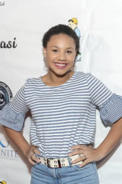 Jillian Estell, 23 Aralık 2018 'de Los Angeles, Kaliforniya' daki Federal Bar 'ın çatısındaki Arasi' nin AP Tahliye Partisi 'ne katılıyor.