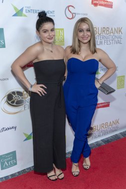 Ariel Winter, Shannelle Gray 9 Eylül 2018 'de Los Angeles Marriott Burbank Havalimanı Oteli' nde düzenlenen 10. Burbank Film Festivali 'nin Kapanış Gecesi' ne katıldı.