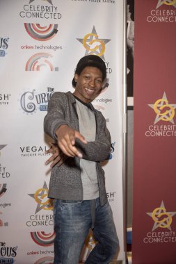Skylan Brooks, 17 Eylül 2016 'da Hollywood, Kaliforniya' da W Hotel Hollywood 'da Emmy Ödülleri' ni onurlandıran 2016 Lüks Hediyelik Süit Kırmızı Halı 'ya geldi.. 
