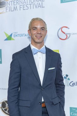 Aditya Juneja, 9 Eylül 2018 'de Los Angeles Marriott Burbank Havaalanı Oteli' nde düzenlenen 10. Burbank Film Festivali 'nin Kapanış Gecesi' ne katıldı.