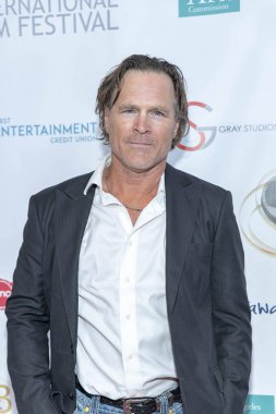 John Freeman, 9 Eylül 2018 'de Los Angeles Marriott Burbank Havalimanı Oteli' nde düzenlenen 10. Burbank Film Festivali 'nin Kapanış Gecesi' ne katıldı.