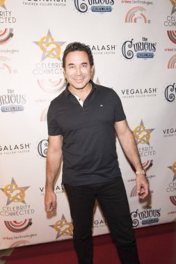 Dr. Paul Nassif, 17 Eylül 2016 'da Hollywood, Kaliforniya' da W Hotel Hollywood 'da Emmy Ödülleri' ni onurlandıran 2016 Lüks Lüks Halı Halısı 'na geldi.. 
