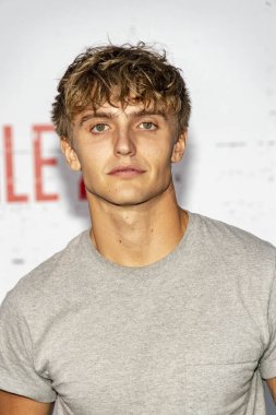 Hart Denton 9 Ağustos 2018 'de Los Angeles' taki The Regency Village Theatre, Los Angeles 'ta düzenlenen 