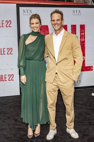 Lauren Cohan Peter Berg Attend Mile Los Angeles Premiere Regency — Stock Photo, Image