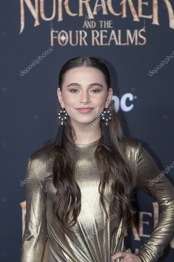 Sky Katz asiste a Disneys The Nutcracker and the Four Realms World