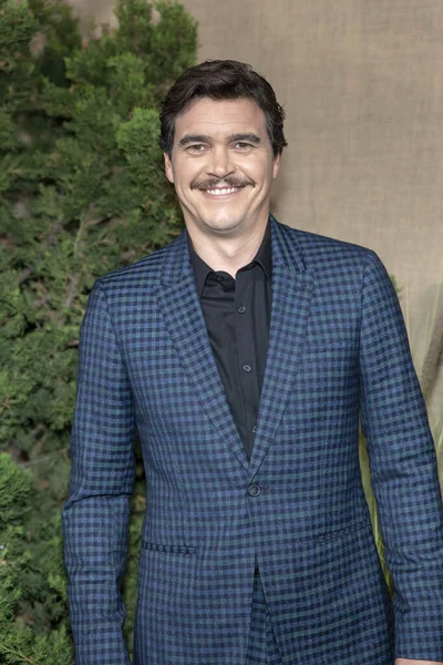 Arturo Del Puerto Assiste Première Hbo Series Camping Los Angeles — Photo