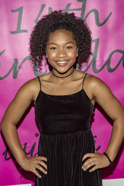 Laya Deleon Hayes Adopds Jillian Estells Red Carpet Birthday Party — 스톡 사진