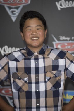 Hudson Yang, 10 Haziran 2017 'de Anaheim Kongre Merkezi, Anaheim, CA' da Disney-Pixars Araç 3 'ün dünya başkanına katılıyor.. 