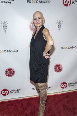 Trina Shpur kitap tanıtımına katılıyor. 2, 2 Aralık 2017 'de Los Angeles, Kaliforniya' daki Sinemacılar Grubu Galerisi 'nde.