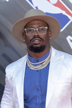 Von Miller, 25 Haziran 2018 'de Barker Hanger, Santa Monica, Kaliforniya' dan 2018 NBA Ödül Töreni 'ne katıldı.