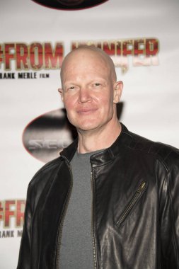Derek Mears 19 Eylül 2017, Los Angeles, Kaliforniya Laemmle North Hollywood 'da Jennifer Premiere' e katılıyor.