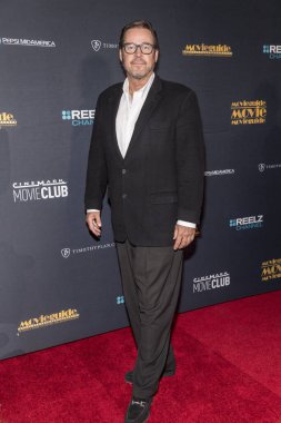 Bruce Caulk 2 Şubat 2018 'de Universal Hilton, Universal City' de 26. Yıllık Film Rehberi Ödülleri 'ne katıldı.