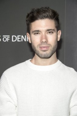 Kristos Andrews, DENIAL ARCHITECTS of DENIAL, Genocide Reddedilen Soykırım Devam Ediyor adlı yeni belgesel filminin ilk gösterimine katılıyor.. 