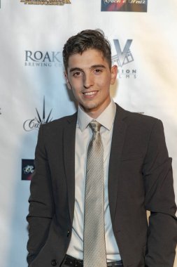 Duku Musaraj, 26 Eylül 2018 'de TCL Çin Tiyatrosu, Hollywood, Kaliforniya' daki Los Angeles Prömiyerine 