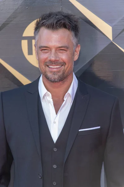Josh Duhamel, 25 Haziran 2018 'de Barker Hanger, Santa Monica, Kaliforniya' dan 2018 NBA Ödül Töreni 'ne katıldı.