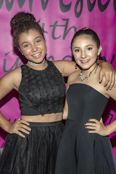 Victoria Elizabeth Zoe Oskirko Etzweiler Attend Jillian Estell Red Carpet — Stock Photo, Image