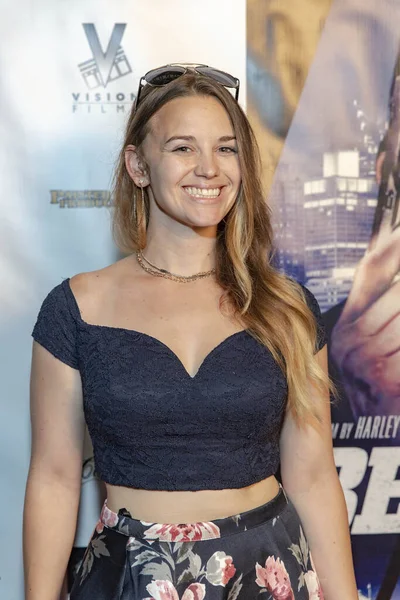 Stacey Saunders 26 Eylül 2018 'de Hollywood, Kaliforniya' daki TCL Çin Tiyatrosu 'nda Los Angeles Premiere' e 