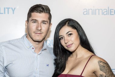 Nimai Delgado ve Bianca Taylor 2 Aralık 2017 'de Beverly Hills, Kaliforniya' da düzenlenen Küresel Hayvan Eşitliği Galasına katıldılar.