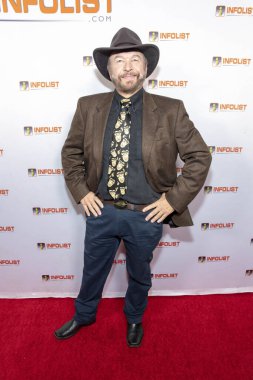 Steven L. Sears INFOList.com Kırmızı Halı Yeniden Başlatma Partisi ve Holiday Extravaganza 'ya katılıyor! 5 Aralık 2018 'de Los Angeles, Kaliforniya' daki Mondrian Oteli 'nde.