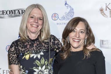 Sylvia Brownrigg, Amy Glazer 30 Kasım 2017 'de Regency Van Nuys Tesisi 16, Los Angeles, Kaliforniya' da Keplers Dream Premiere 'e katıldı. 