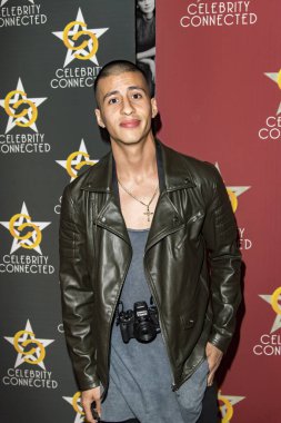 Carlito Olivero, 6 Mayıs 2017 'de W Hotel Hollywood, Los Angeles CA' da MTV Film ve TV Ödülleri 'ni onurlandıran Ünlüler Bağlı Lüks Hediye Süiti' ne katıldı.. 