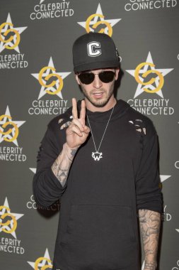 Chris Webby, 6 Mayıs 2017 'de W Hotel Hollywood, Los Angeles CA' da MTV Film ve TV Ödülleri 'ni onurlandıran Ünlü Bağlı Lüks Hediye Suiti' ne katıldı.. 