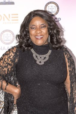Loretta Devine, 16 Aralık 2017 'de Beverly Hilton, Beverly Hills, CA' daki 49. NAACP Image Awards Nominees Luncheon 'a katıldı.