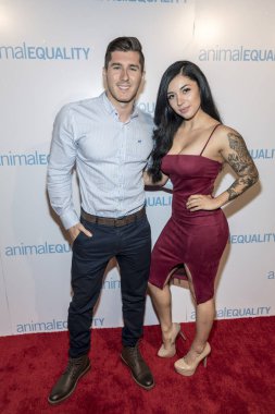 Nimai Delgado ve Bianca Taylor 2 Aralık 2017 'de Beverly Hills, Kaliforniya' da düzenlenen Küresel Hayvan Eşitliği Galasına katıldılar.