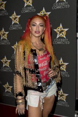 Neon Hitch, 6 Mayıs 2017 'de W Hotel Hollywood, Los Angeles CA' da MTV Film ve TV Ödülleri 'ni onurlandıran Ünlüler Bağlı Lüks Hediye Suiti' ne katıldı.. 