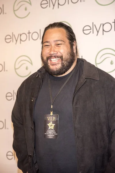 Cooper Andrews, Los Angeles 'taki Milenyum Biltmore Oteli' nde 25 Şubat 2017 'de Akademi Ödülleri' ni onurlandıran 2017 Lüks Lüks Hediye Suiti 'ne katıldı.. 