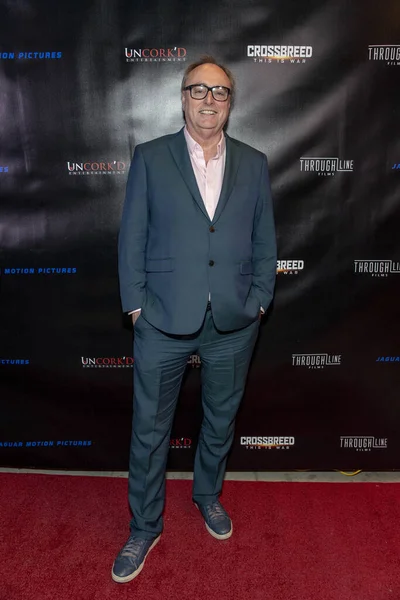 Steve Owens Assiste Première Uncork Entertainments Crossbreed War Ahrya Fine — Photo