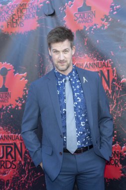 Kenneth Mitchell 27 Haziran 2018 'de Castaway, Burbank, Kaliforniya' da 44. Yıllık Satürn Ödüllerine katıldı.